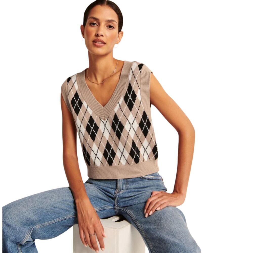Abercrombie A&F Argyle V-Neck Sweater Vest Tan Black Cream Cropped NWOT Sz M
